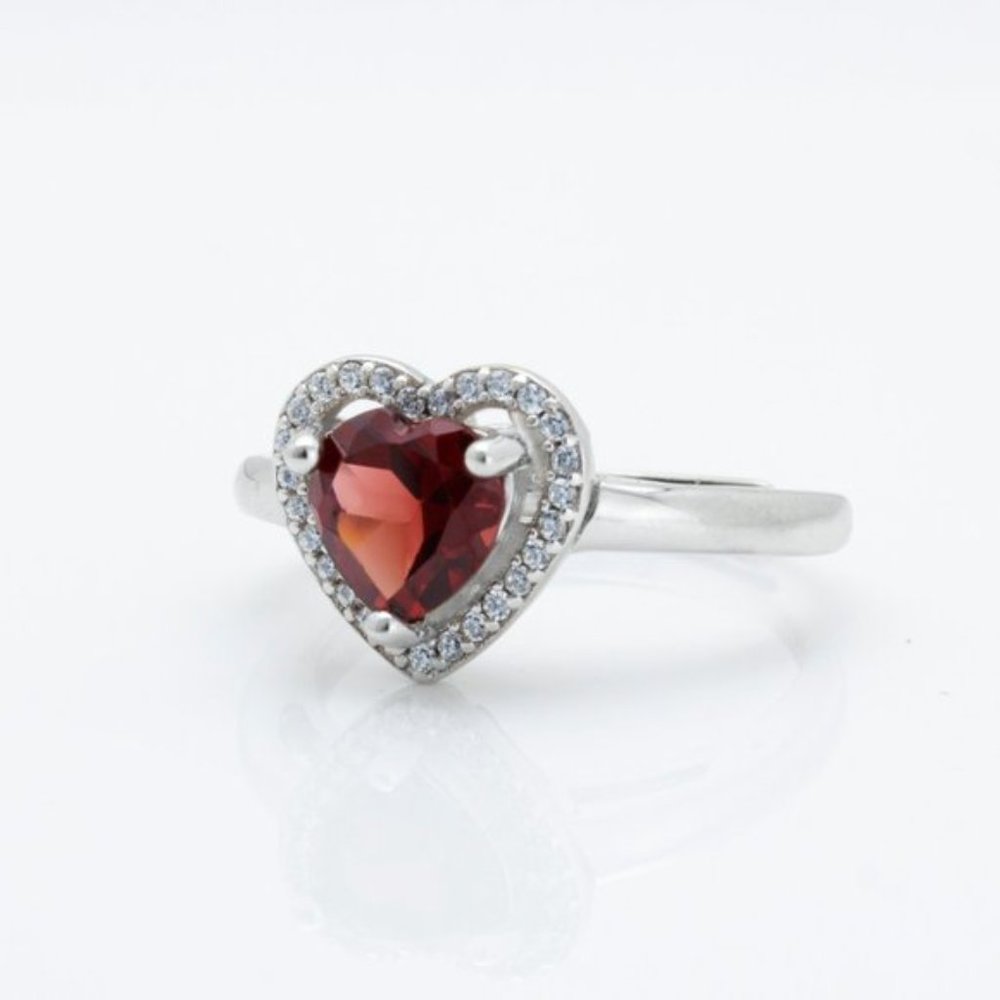 Stunning Garnet Heart Sterling Silver Ring
